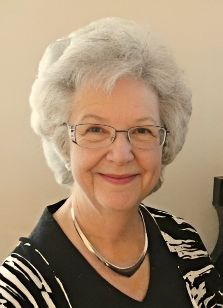 Poechau,Susan-headshot-2022_face26 Poechau,Susan-headshot-2022_face26